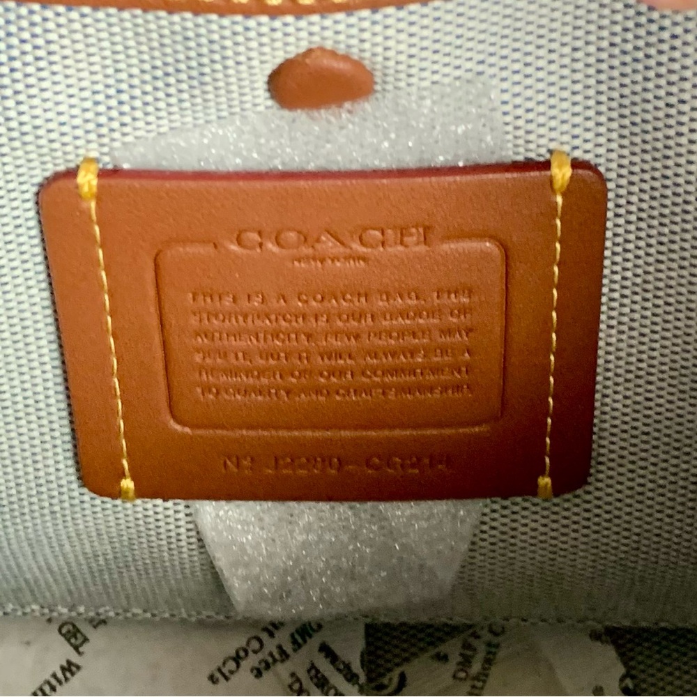 Coach Rogue 25 With Varsity Patches V5/Cardinal - Picture 17 of 17